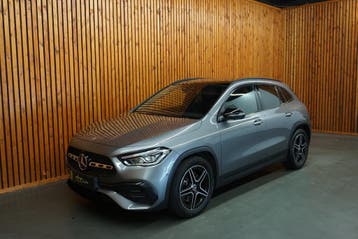 Mercedes-Benz GLA 250 / Panoramadak / Achteruitrijcamera N09, Automaat, Regensensor, Leder en Stof, Nieuw