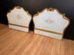 Bed (2) - Hout
