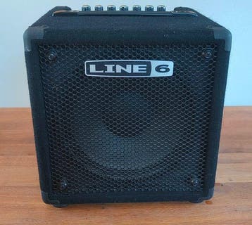 Line 6 - Aantal items: 1 - Basgitaarversterker - 2009, Nieuw