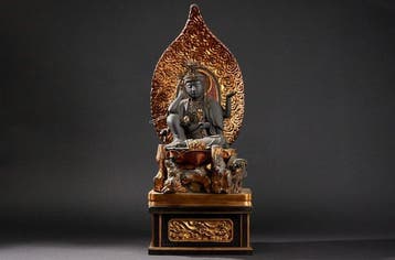 Nyoirin Kannon zittende sculptuur () – met ingelegde