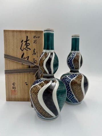 Akio Kato - Bord - Porselein - Japanse Kutani-porselein, Antiek en Kunst