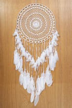 Dromenvanger Groot Gehaakt Wit Dreamcatcher Veren Macramé Bo, Ophalen of Verzenden, Nieuw, Feestartikel, Carnaval