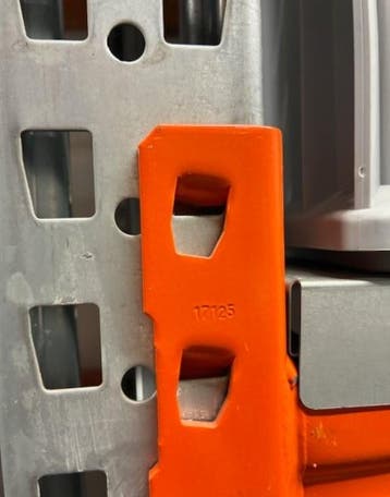 Meta multipal ligger 2700x85x50mm oranje, 3-pin, gebruikt -, Ophalen of Verzenden