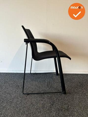 Vergaderstoel - Thonet - Zwart - nieuwe zwarte stoffering, Vergader- of Presentatieruimte, Ophalen of Verzenden, Gebruikt, Stoel