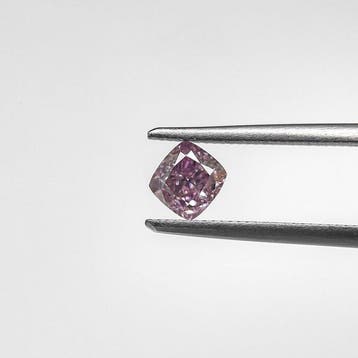 1 pcs Diamant (Natuurlijk gekleurd) - 0.57 ct - Cushion -, Sieraden, Tassen en Uiterlijk, Edelstenen, Nieuw