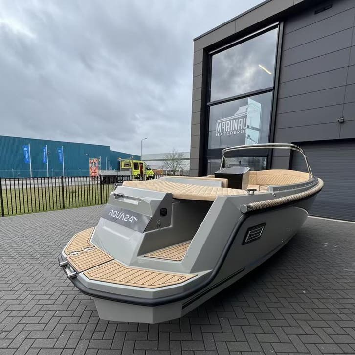 Aqua 24 T7 700 tender, Watersport en Boten, Sloepen, Buitenboordmotor, Elektrisch, Polyester, Ophalen of Verzenden
