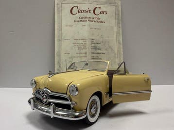Danbury Mint 1:24 - Modelauto - 1949 - Ford Custom, Nieuw