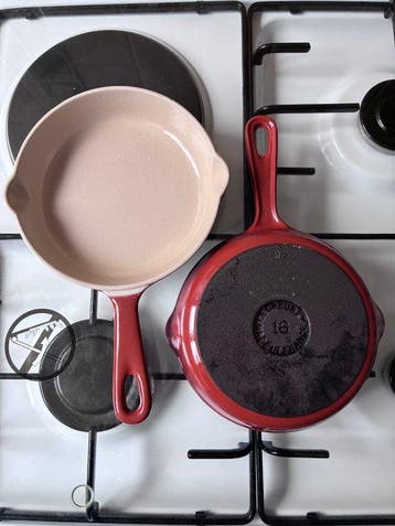 Le Creuset - Pan (2) - geëmailleerd gietijzer