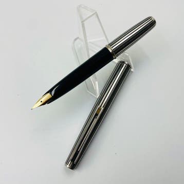 Platinum - Black Striped Metal Body 18K Solid Gold Fine Nib, Nieuw