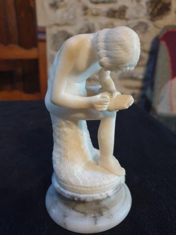 Beeld, Copia de LO SPINARIO - 14 cm - Albast