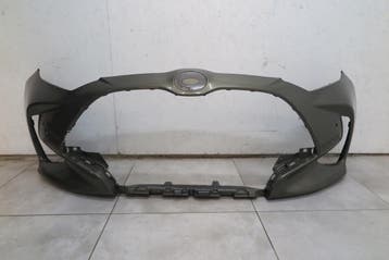 voorbumper Toyota Yaris IV 52119-K0050, Verzenden, Gebruikt