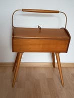 Naaidoos - Hout - Vintage naaidoos van hout op poten, Antiek en Kunst