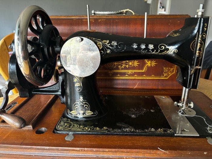 Naaimachine - Gietijzer, Antiek en Kunst, Kunst | Designobjecten