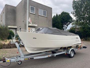 Te weinig power in uw sloep? laat hem dan door ons repoweren, Ophalen, Nieuw, Buitenboordmotor, Polyester