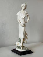 Giuseppe Armani, Capodimonte - Beeldje - Art Deco Lady Daisy