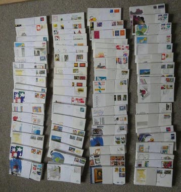 Nederland 1964/2010 - 72 complete jaargangen FDCs in doos, Gestempeld