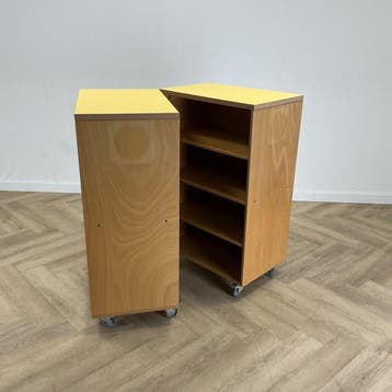 Klassehout klap boekenkast verrijdbaar (hxbxd) 115x140x45, Ophalen of Verzenden, Gebruikt