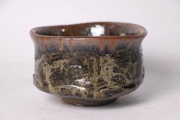 Yanagama Hai-yu Chawan — Een dramatische matcha-kom met