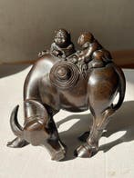 Een typisch traditioneel Chinees bronzen ornament met het