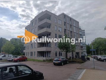Uithoorn: Ruime flat met 3 kamers, Amsterdam
