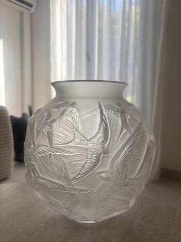 Lalique - Vaas - Zwaluwen - Kristal, Antiek en Kunst