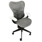 Herman Miller Mirra 2 Refurbished, Huis en Inrichting, Bureaustoelen, Gebruikt, Ophalen of Verzenden, Grijs, Bureaustoel