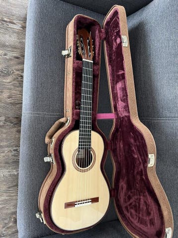 Jellinghaus Torres SE 77 PU Padouk Swiss Moon Spruce, Ophalen of Verzenden, Zo goed als nieuw, Klassieke of Spaanse gitaar, Met koffer
