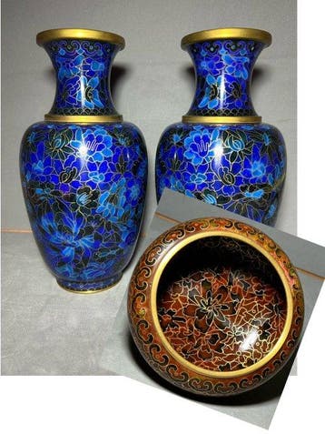 Borstelwasbak en vaas (cloisonné) met koperen basis en