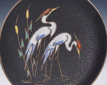 Ruscha - Schaal - Kraanvogels in lisdodden, sgraffito • goed