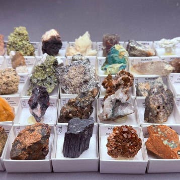 Mineralencollectie- 2000 g - (35)