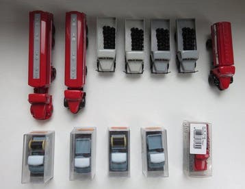 Brekina 1:87 - Model vrachtwagen (12) - Assortment of Esso, Nieuw