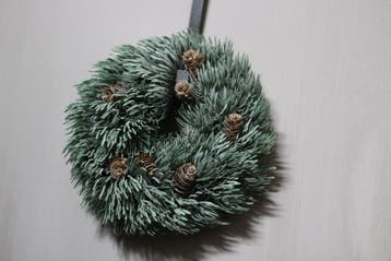 Namaak Picea dennenappel krans 24 cm, Huis en Inrichting, Ophalen of Verzenden, Nieuw