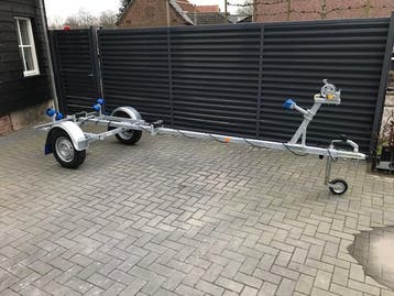 Nieuwe iTrailer Boottrailer Ongeremd en Kantelbaar Voorraad, Minder dan 1500 kg, Sloepentrailer, Met rollen, Nieuw