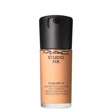 MAC Cosmetics - Studio Fix Fluid Foundation - NW22, Ophalen of Verzenden, Nieuw, Gehele gezicht, Make-up