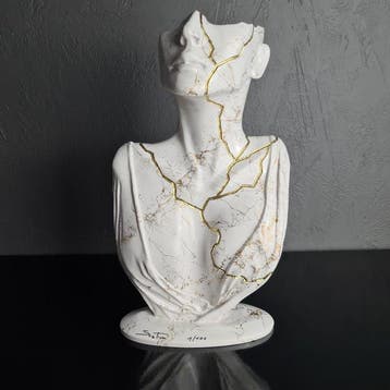 Santicri - Tired face (white and gold marble )