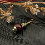 Vintage gouden kogel hanger met carneool (Hanger of bedel), Ophalen of Verzenden, Gebruikt, Goud, Overige merken