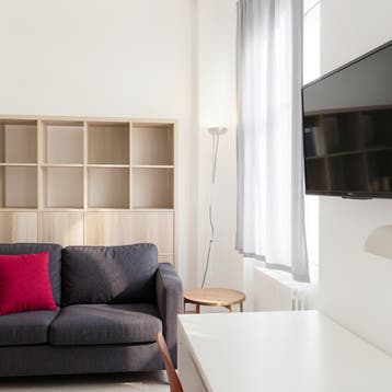 Studio gevonden in of bij Den-haag, Huizen en Kamers, 35 tot 50 m²