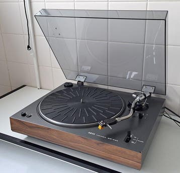 Akai - AP-001 2-Speed Manual Belt-Drive Platenspeler, Nieuw