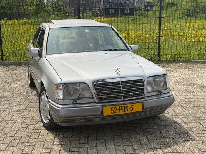 Mercedes-Benz - E420 - 1993, Auto's, Oldtimers