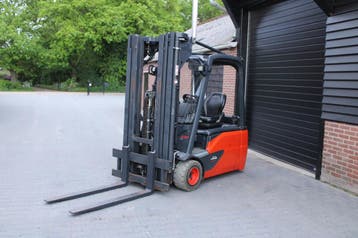 Linde E20 L02 heftruck elektrische 4 delige mast sidesift, Ophalen, Linde, Heftruck, Elektrisch