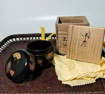 Vintage Japanse houten theekistje met laklaag (chazutsu) en