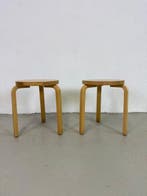 Artek - Alvar Aalto - Kruk (2) - Hout