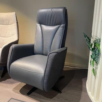 Lerira Sta-Op Fauteuil - Elektrisch, Verwarming En Massage -, Huis en Inrichting, Fauteuils, Ophalen of Verzenden, Nieuw, Leer