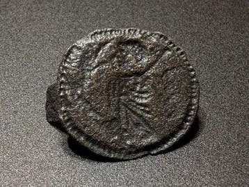 Laat-Romeins / Vroeg-Byzantijns Brons Zegelplaat met een