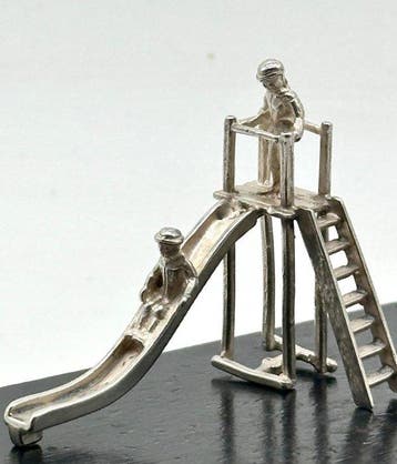 No reserve-Handgemaakte zilveren miniatuur kinderen op de