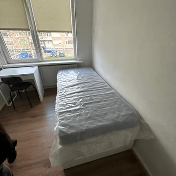 Kamer in Tilburg gevonden voor €400,- pm, Huizen en Kamers, Huizen te huur, Tilburg, Noord-Brabant, Direct bij eigenaar, (Studenten)kamer