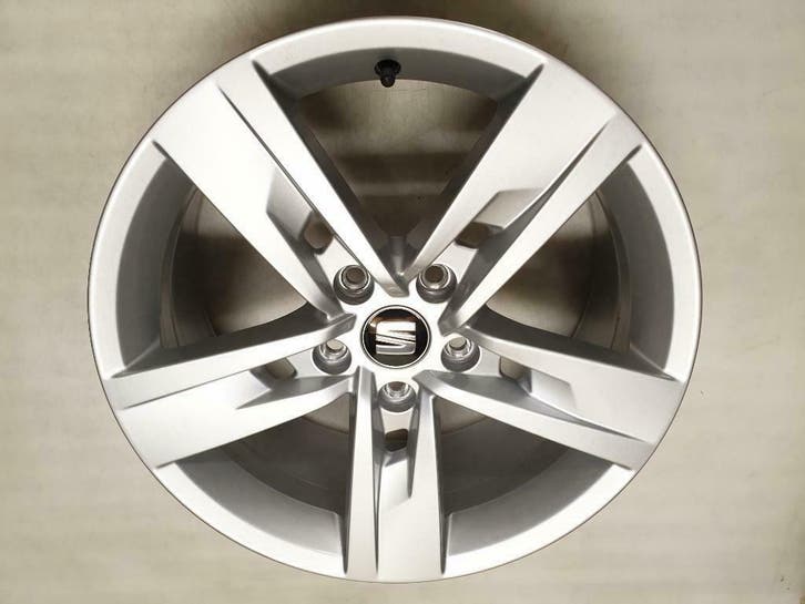 Velgen Seat Leon 17 inch 5F0601025T Dynamic Origineel Nieuw, Auto-onderdelen, Banden en Velgen, 17 inch, Personenwagen, Nieuw