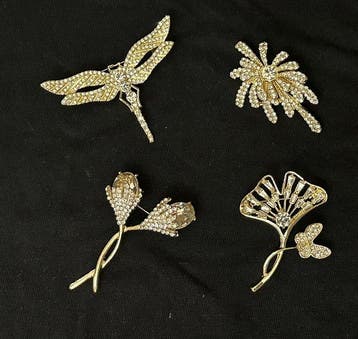Themacollectie - Antieke exclusieve collectie van 4 broches