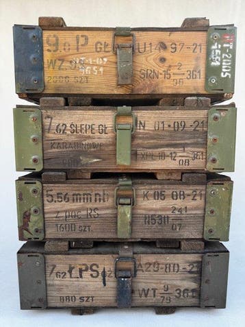Kist (4) - Militaire industriële dozen. - Hout, Staal
