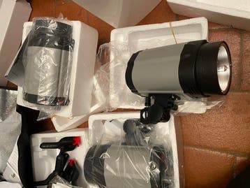 Complete Studio Photography & Lighting Kit - Strobe Heads,, Nieuw